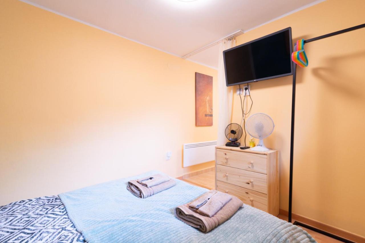 Cosy And Colorful Apartment เซนเทนแดร ภายนอก รูปภาพ